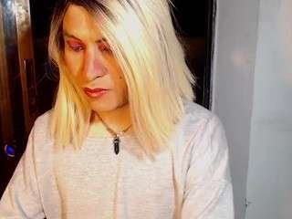 hugedanexxx webcam model stream image