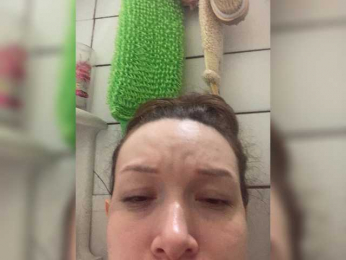 kurtizanka-partizanka webcam model stream image