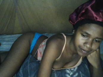 Candybrown webcam bongacams model stream image