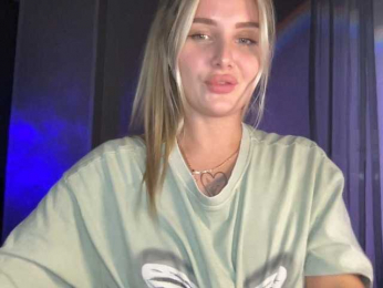 Alicemiumur webcam model stream image