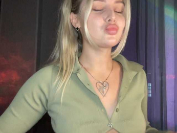 Alicemiumur webcam model stream image