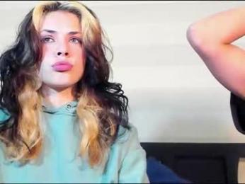 riley_colors webcam model stream image