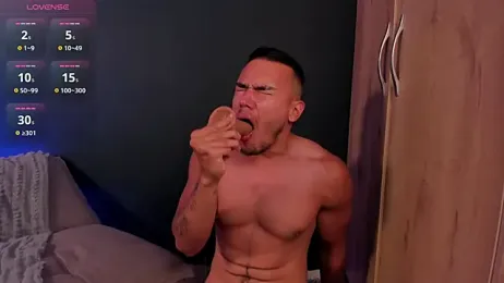 MarkSantozz webcam stripchat model stream image