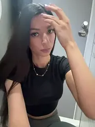 -_MiaQueen_- webcam model stream image