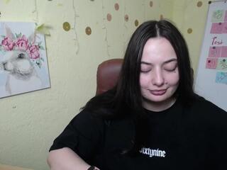 Milana Ora webcam flirt4free model stream image