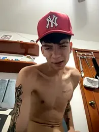 Luck__090 webcam model stream image