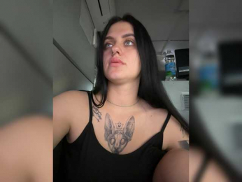 DarkLuna webcam model stream image