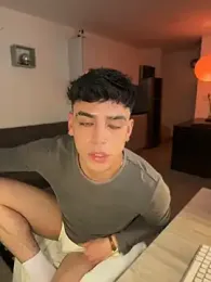 aronnhidden webcam stripchat model stream image