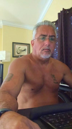 FlirtyOne4U webcam model stream image