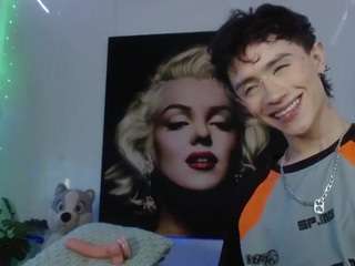 maxiy-001 webcam model stream image
