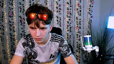 travis_wolf_ webcam model stream image