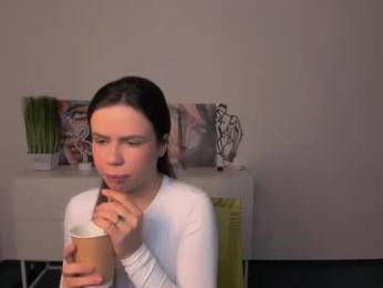 violet_moxi webcam model stream image