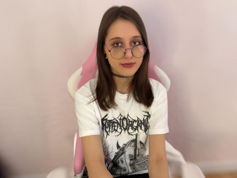 AliceWell webcam model stream image