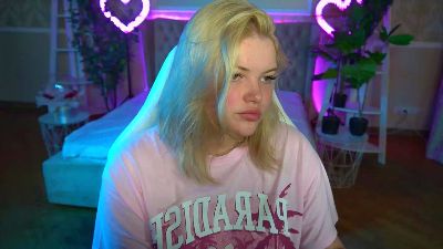 CuteeDoraa webcam model stream image