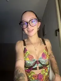 honeymalou webcam model stream image