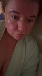 CrystalRivers33 webcam model stream image