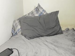 Tyler Davies webcam model stream image