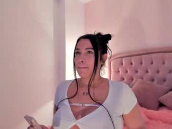 _cailyn webcam model stream image