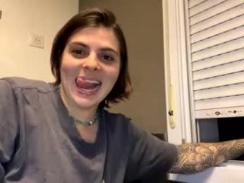 gnl_ webcam model stream image