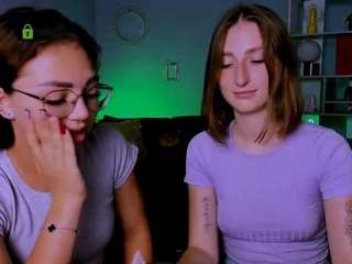 mila-spring webcam model stream image