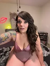 Xoxobigbooty webcam model stream image