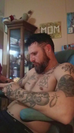 DaddyGator1 webcam model stream image