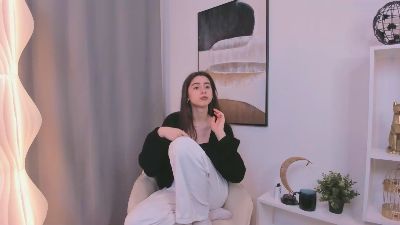 AlbertaHayley webcam model stream image