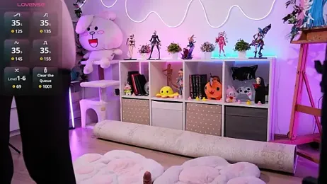 HolliWould_ webcam model stream image