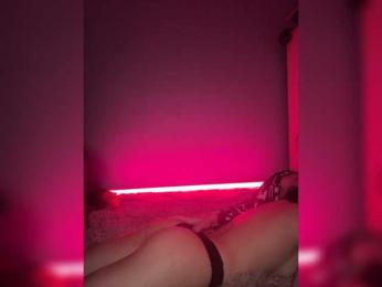 lunapairs webcam model stream image