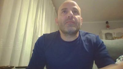 snefru042 webcam model stream image