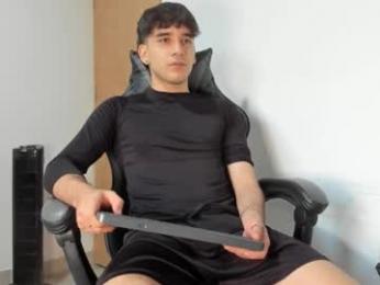 leo_jones389 webcam model stream image