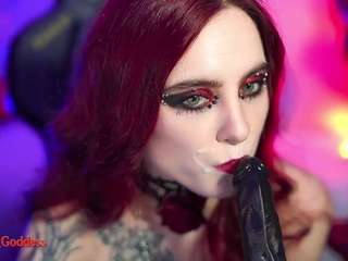 nellene webcam model stream image
