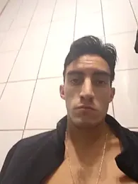 TommyMomentum webcam model stream image