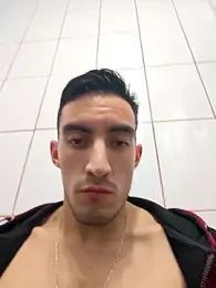 TommyMomentum webcam model stream image