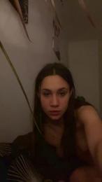 Luuv7 webcam model stream image