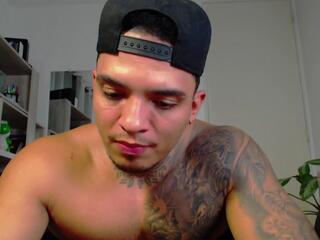 Matius Coslink webcam model stream image