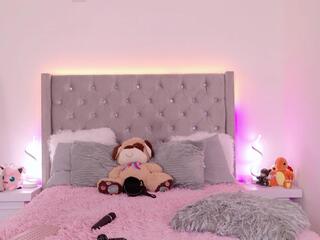 Julia Summers webcam model stream image