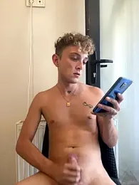 Turkishleo webcam model stream image