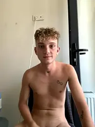 Turkishleo webcam model stream image