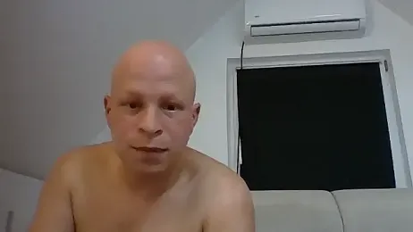 Nadine-wild webcam model stream image