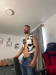 Ezzio_Scolaro webcam stripchat model stream image