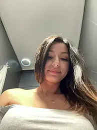 _MiaQueen_ stripchat stream image