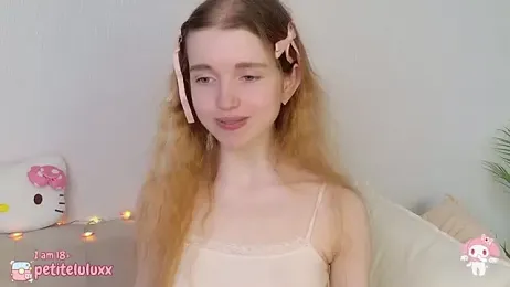 petiteluluxx stripchat stream image