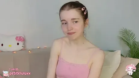 petiteluluxx stripchat stream image