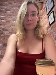 The_Snowwhitee stripchat stream image