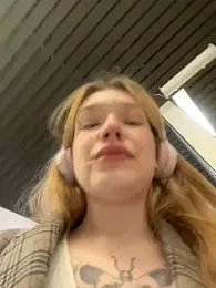 Honey___Hot stripchat stream image