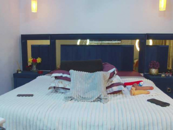 Mona093 bongacams stream image