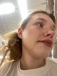 Honey___Hot stripchat stream image