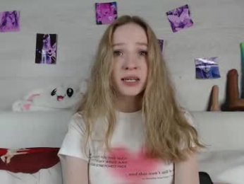 b4by_emilia chaturbate stream image