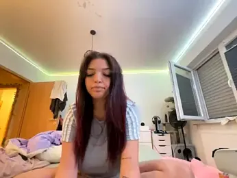 maj0lie stripchat stream image